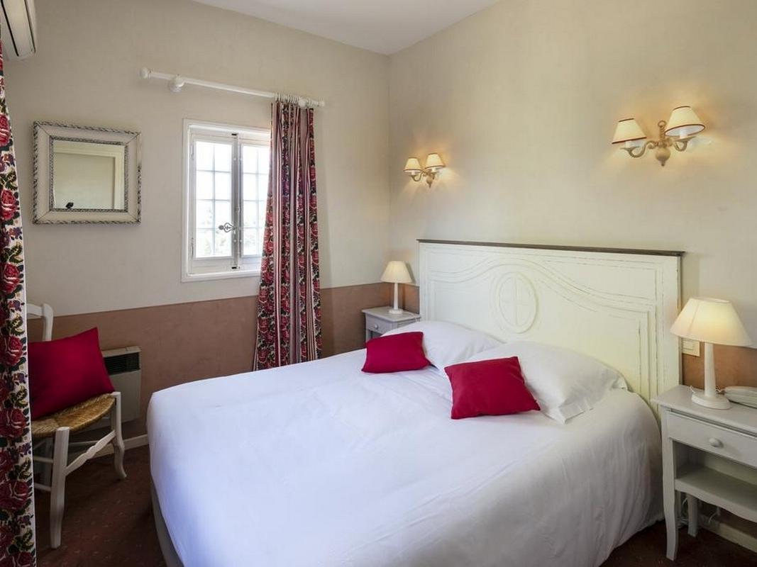 Demeures Et Chateaux Hotel L'Hermitage Pernes-les-Fontaines Exterior photo